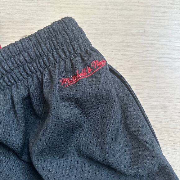 Rare Chicago Bulls Mitchell & Ness Short - Size XS New - Picture 5 of 9